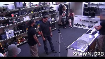 Copila blonda suge pula pofta