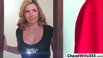 Secretara sexy fututa seful birou